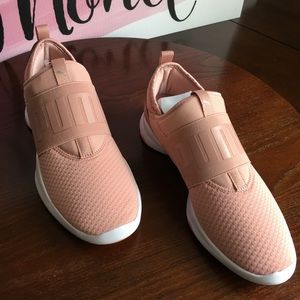 Puma, Peach Soft-foam Optical Comfort Sneakers.👟